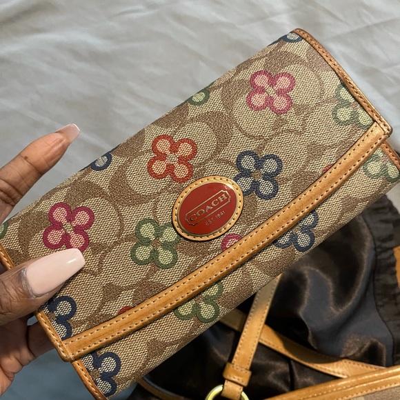 Coach signature tote and wallet - Picture 6 of 11